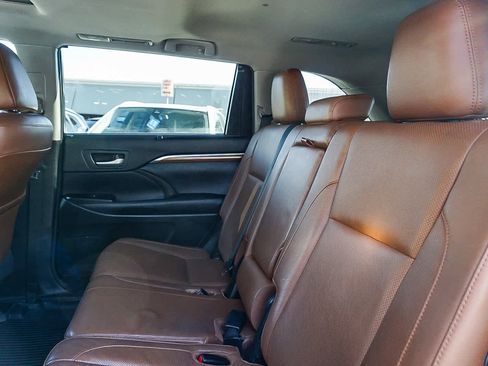 Used 2017 Toyota Highlander Limited image 20