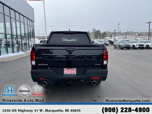 Used 2024 Honda Ridgeline Sport image 7