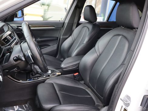 Used 2018 BMW X1 xDrive28i w/ M Sport Package image 11