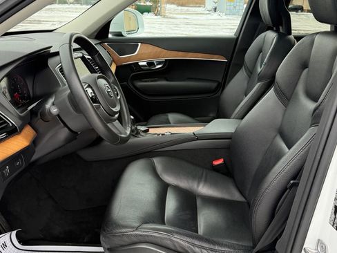 Used 2022 Volvo XC90 T6 Momentum w/ Advanced Package image 21