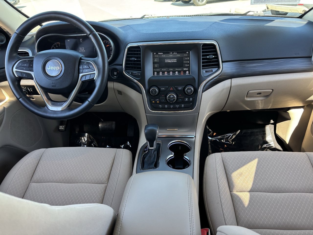 Used 2021 Jeep Grand Cherokee Laredo AWD/4WD image 13