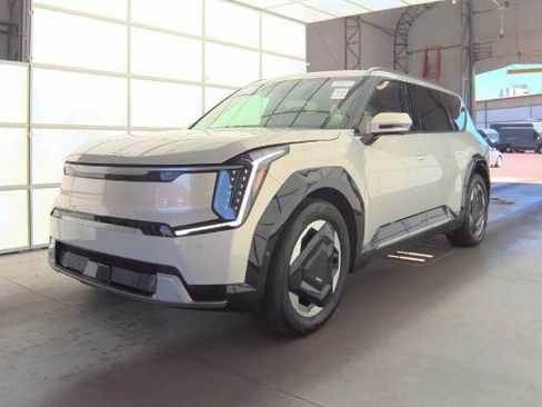 Used 2024 Kia EV9 Land AWD/4WD image 1