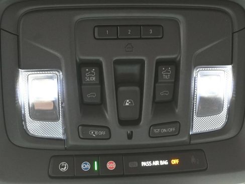 Used 2025 GMC Sierra 2500 AT4 w/ AT4 Premium Plus Package AWD/4WD image 22