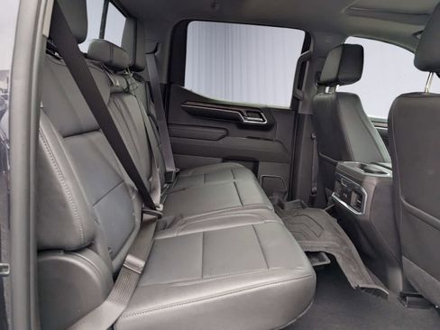 Certified 2022 GMC Sierra 1500 SLT w/ SLT Convenience Package image 11