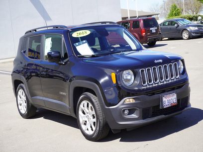 Used 2018 Jeep Renegade Latitude w/ UConnect 8.4 Nav Group