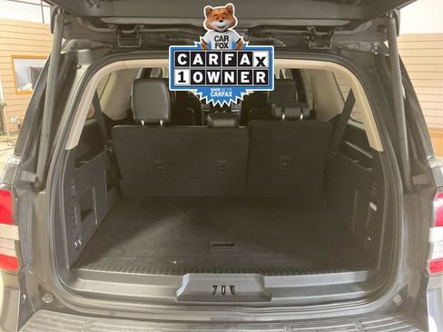Used 2023 Ford Expedition Max XLT image 11