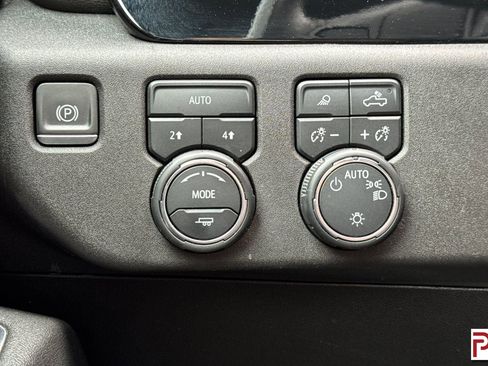 Used 2024 Chevrolet Silverado 1500 LT w/ Safety Package image 31