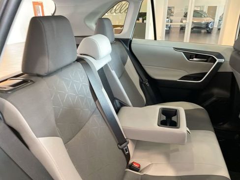 Used 2025 Toyota RAV4 XLE w/ Convenience Package AWD/4WD image 15