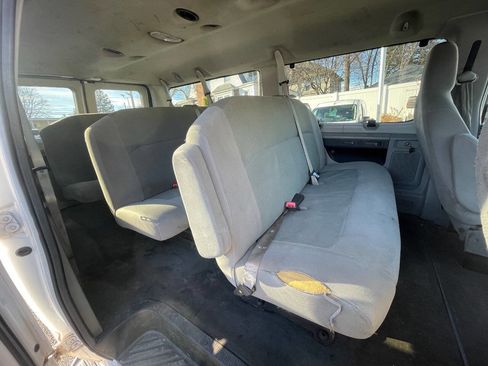 Used 2010 Ford E-350 and Econoline 350 XLT image 26