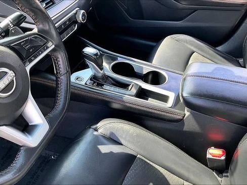 Used 2024 Nissan Altima 2.5 SR FWD image 17