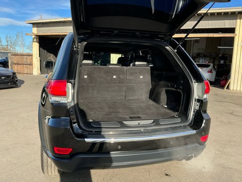 Used 2019 Jeep Grand Cherokee Limited image 25