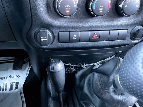 Used 2012 Jeep Wrangler Sport AWD/4WD image 29