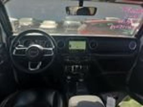 Used 2022 Jeep Wrangler Unlimited Sahara AWD/4WD image 25