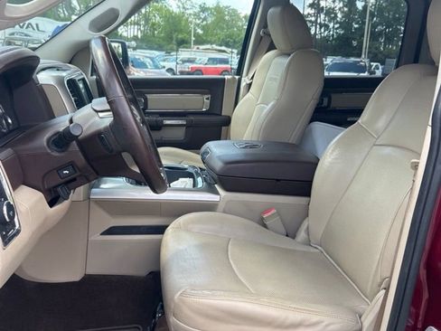 Used 2017 RAM 1500 Laramie w/ Convenience Group AWD/4WD image 7