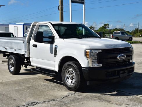 Used 2018 Ford F250 XL RWD image 1