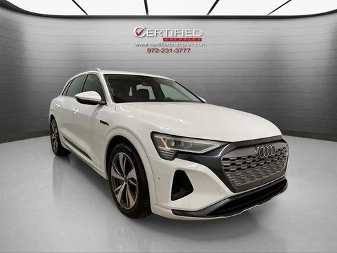 Used 2024 Audi Q8 e-tron Premium Plus w/ Premium Plus Package AWD/4WD image 3