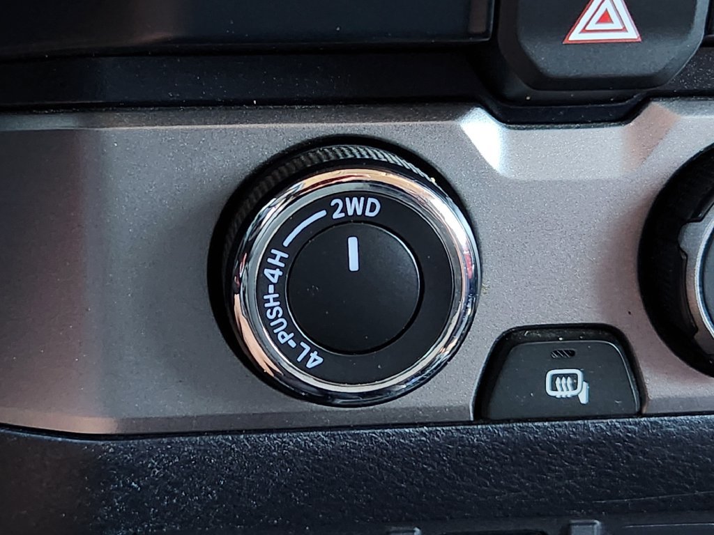 Used 2021 Toyota Tacoma SR5 AWD/4WD image 11