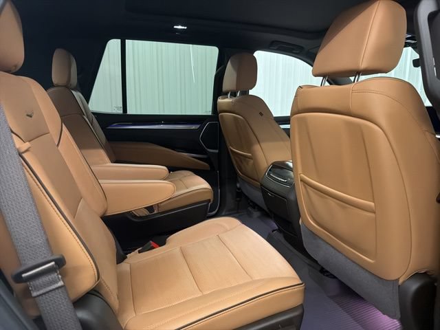 Certified 2026 Cadillac Escalade Luxury w/ LPO, Floor Liner Package RWD image 21