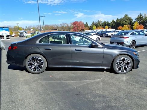 New 2026 Mercedes-Benz E 350 4MATIC Sedan image 8