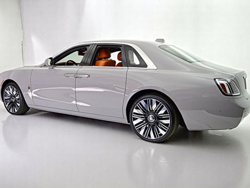 Used 2025 Rolls-Royce Ghost AWD/4WD image 7