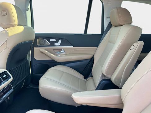 New 2026 Mercedes-Benz GLS 450 4MATIC image 16