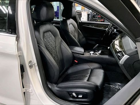 Used 2021 BMW 540i xDrive w/ Premium Package image 8