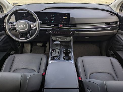 Used 2025 Kia Carnival SX Prestige image 15