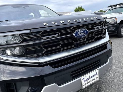 Used 2025 Ford Expedition Max Platinum AWD/4WD image 34