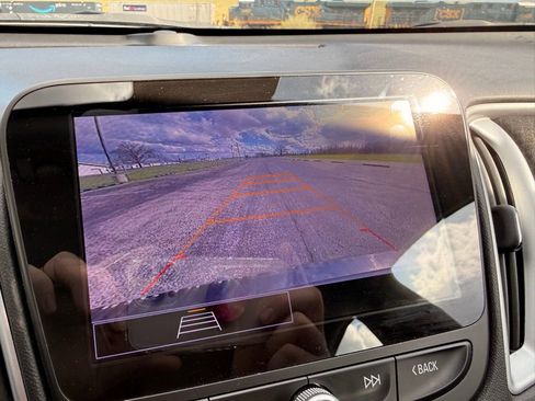 Used 2023 Chevrolet Malibu LT image 23