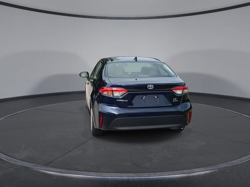 Used 2025 Toyota Corolla LE FWD image 7