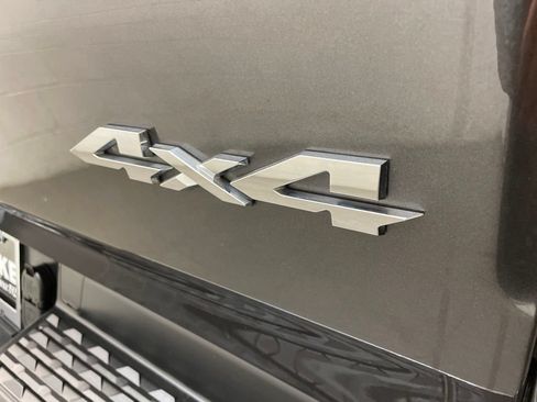 Used 2019 RAM 1500 Laramie AWD/4WD image 16