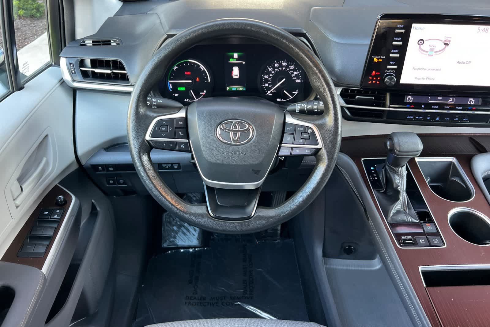 Certified 2021 Toyota Sienna LE FWD image 15