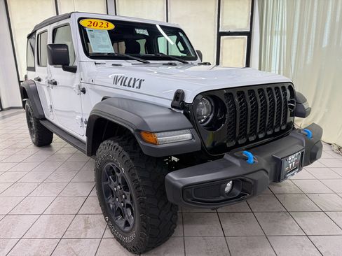 Used 2023 Jeep Wrangler Unlimited w/ Convenience Group AWD/4WD image 2