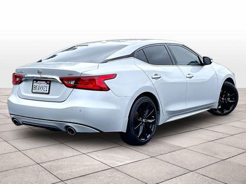Used 2018 Nissan Maxima SR FWD image 16