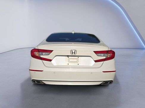 Used 2022 Honda Accord Touring image 4