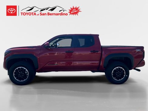 Certified 2025 Toyota Tacoma TRD Off-Road image 2