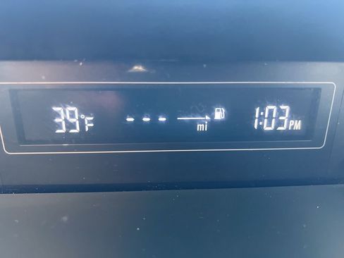 Used 2015 Subaru Crosstrek 2.0i Premium image 16