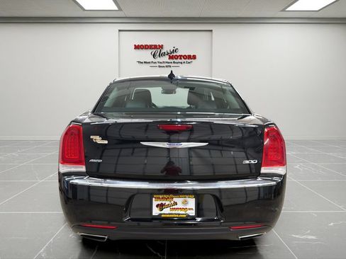 Used 2019 Chrysler 300 Limited AWD/4WD image 4