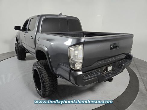 Used 2022 Toyota Tacoma TRD Off-Road w/ Technology Package AWD/4WD image 4