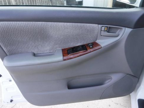 Used 2006 Toyota Corolla LE FWD image 37
