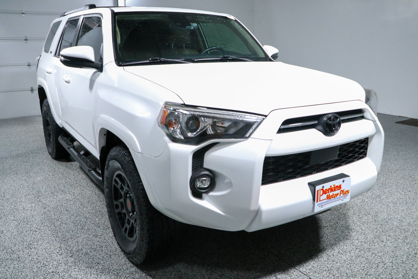 Used 2022 Toyota 4Runner SR5 Premium w/ Moonroof Package AWD/4WD image 5