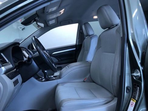 Certified 2019 Toyota Highlander Plus image 20