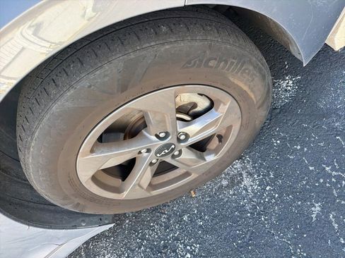 Used 2022 Kia K5 LX image 6