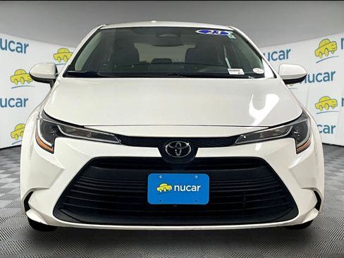 Used 2023 Toyota Corolla LE image 2