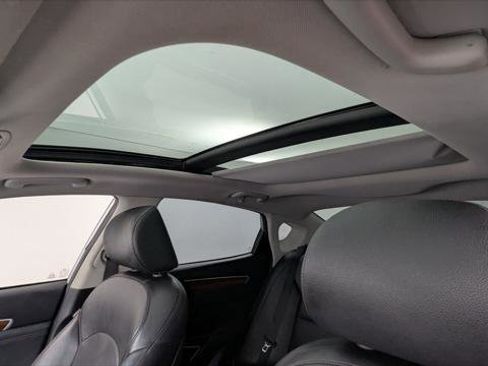 Used 2017 Kia Cadenza Premium w/ Luxury Package image 32