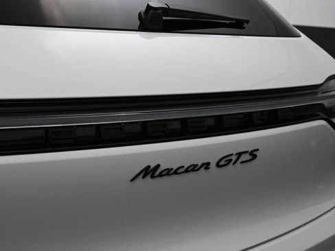 Certified 2025 Porsche Macan GTS AWD/4WD image 29