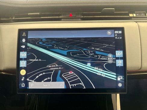 Used 2025 Land Rover Range Rover Sport Dynamic SE image 13