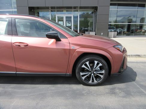New 2026 Lexus UX 300h AWD image 13