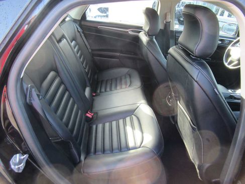 Used 2019 Ford Fusion SEL FWD image 15
