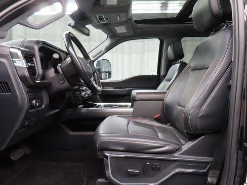 Used 2023 Ford F250 Lariat w/ Sport Appearance Package image 9